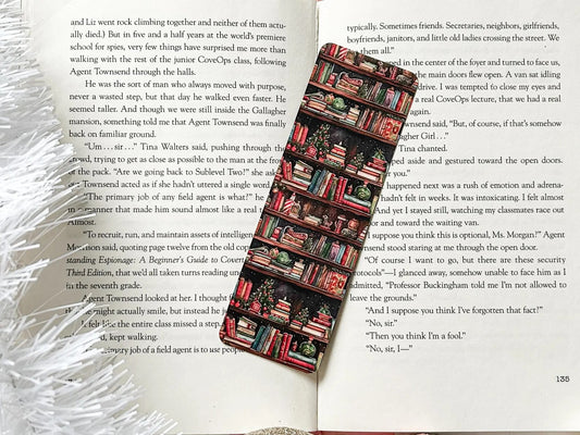 Santa's Bookshelf Bookmark image 0